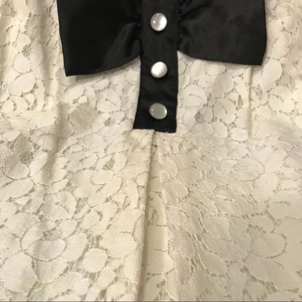 Eyeshadow Sleeveless Top